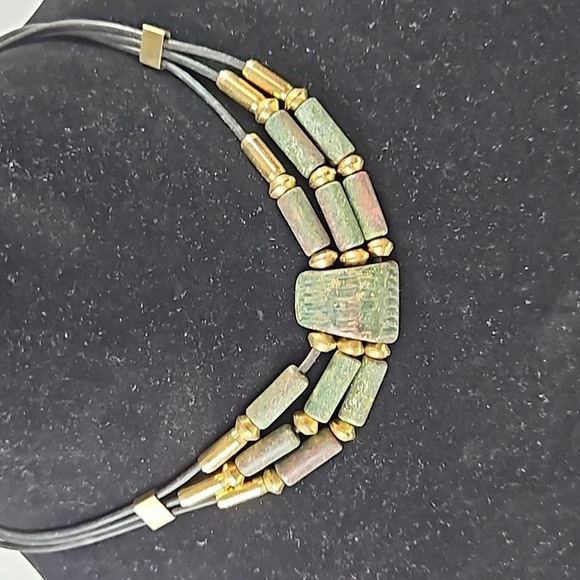 Green Stone Choker - Picture 3 of 4